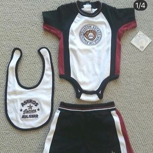 NWT Houston Astros onesie, shirt, shorts, and bib